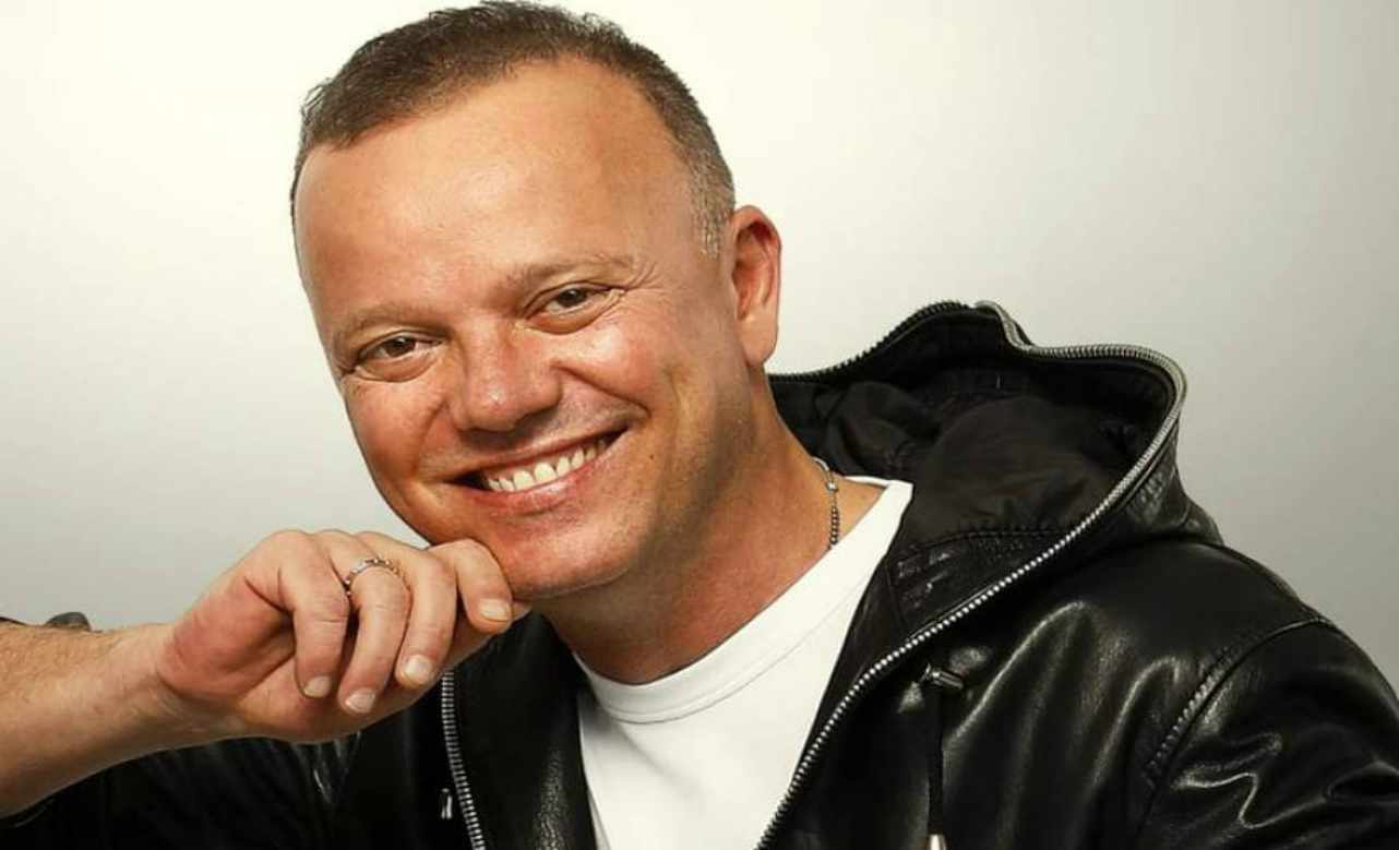 Gigi D’Alessio inarrestabile: annunciate altre due nuove date, il 14 e 15 giugno 2024 in piazza Plebiscito a Napoli