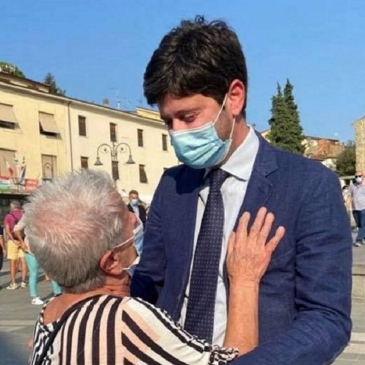È scattato il Vax Day, i commenti della politica