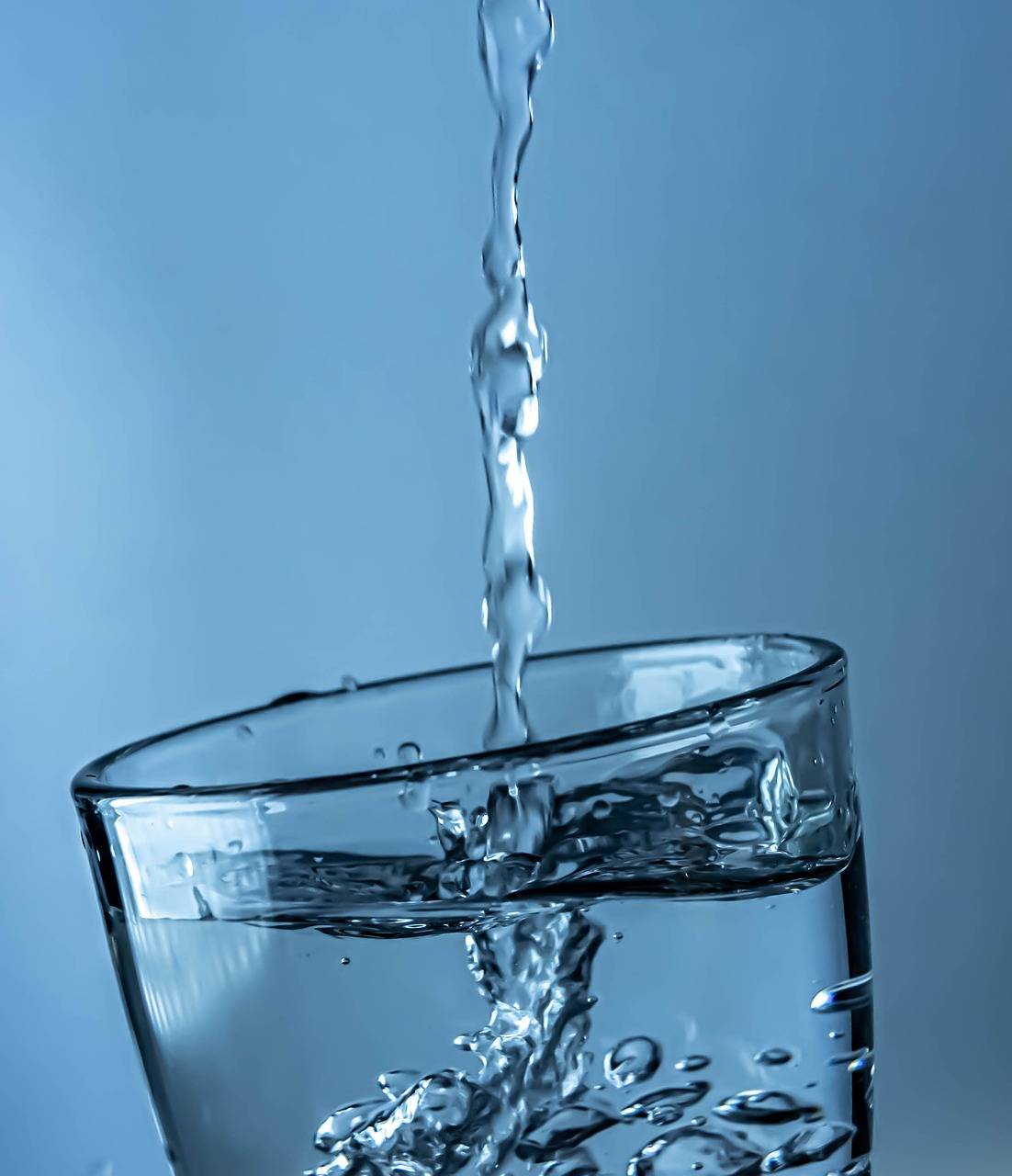Perché fa bene l'acqua alcalina Ionizzata